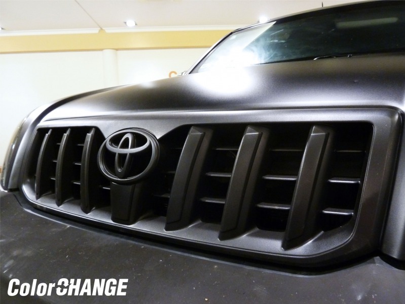 Toyota Land Cruiser - úprava prednej masky čiernou matnou tekutou fóliou