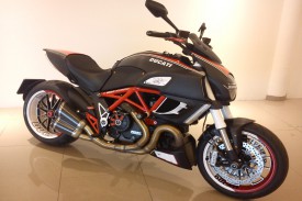 Motocykel Ducati Diavel 2