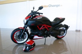 Ducati Diavel + prilba Shark